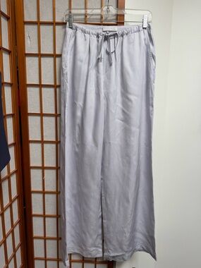 Sablyn Wide Leg Pants color Whisper 

Fabric: 77% Viscose, 23% Rayon